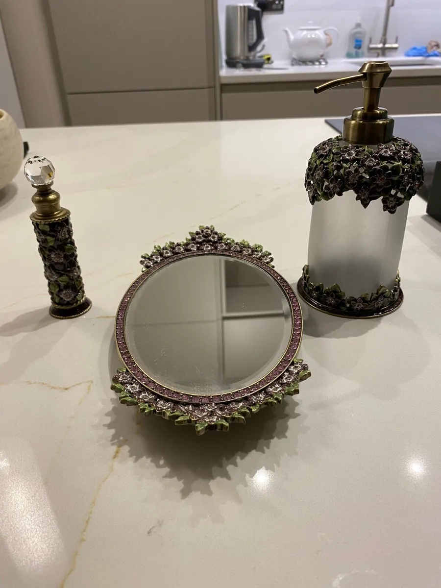 Vanity set - Image 1