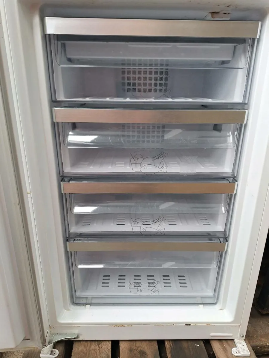 Fridge freezer - Image 4