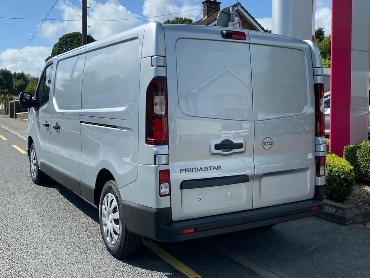 Nissan Primastar Premium model. LWB 130hp @ Cabra - Image 2