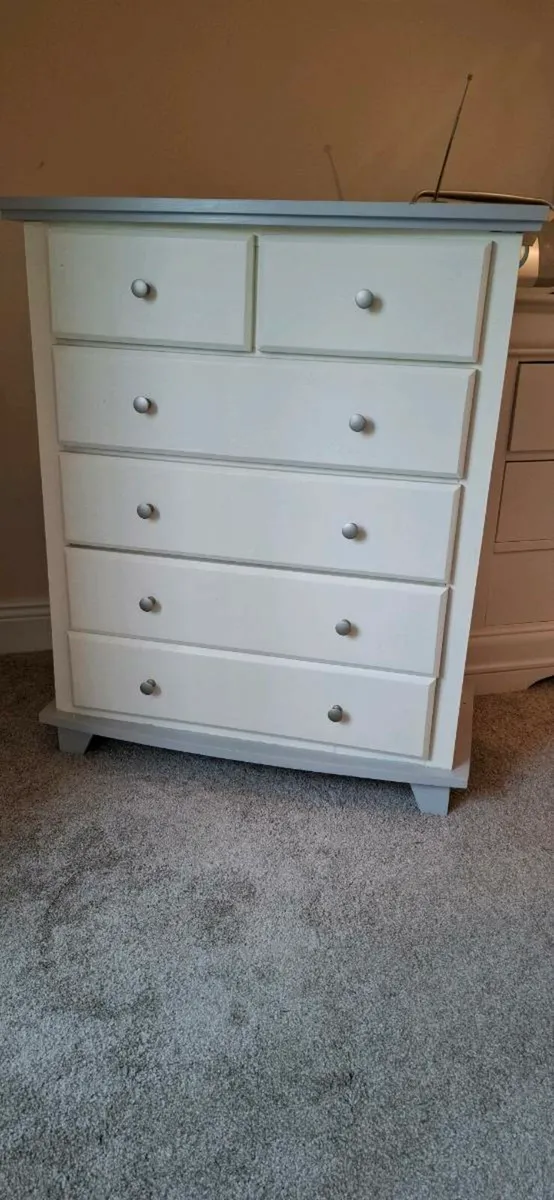 Solid wood chest drawers 38x31.5x16.5 inches - Image 1