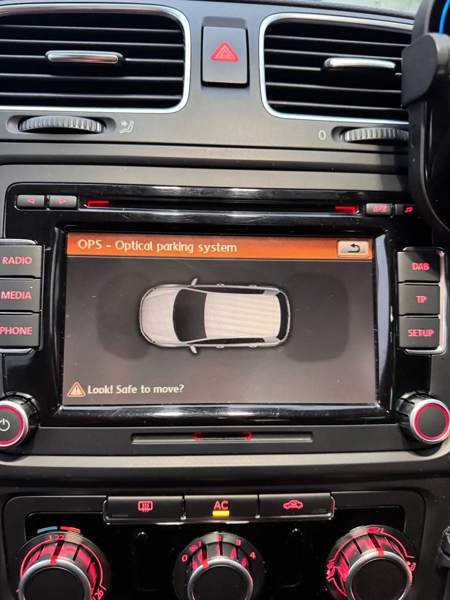 Volkswagen Golf 2010 1.6 TDI - Image 3