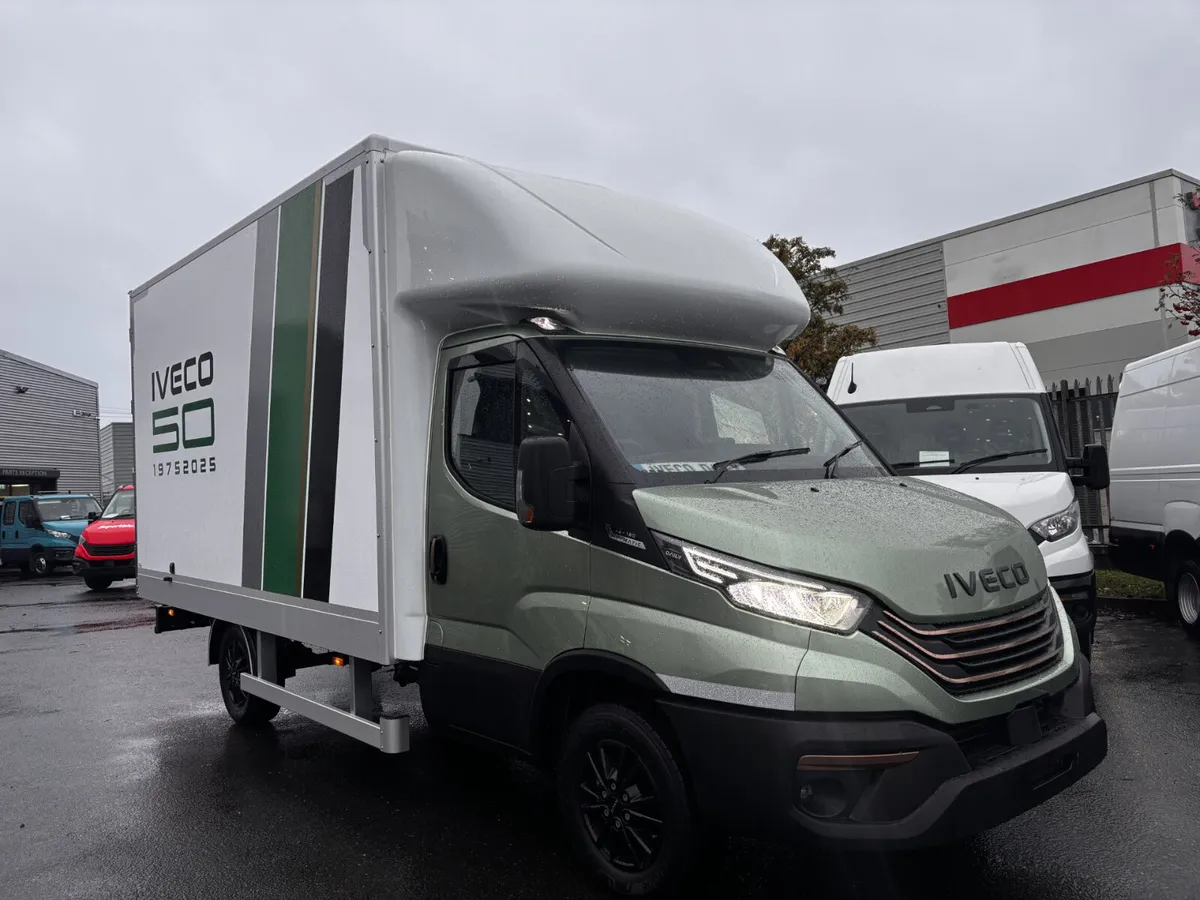 IVECO DAILY BOX BODY 3.0 AUTOMATIC - Image 1