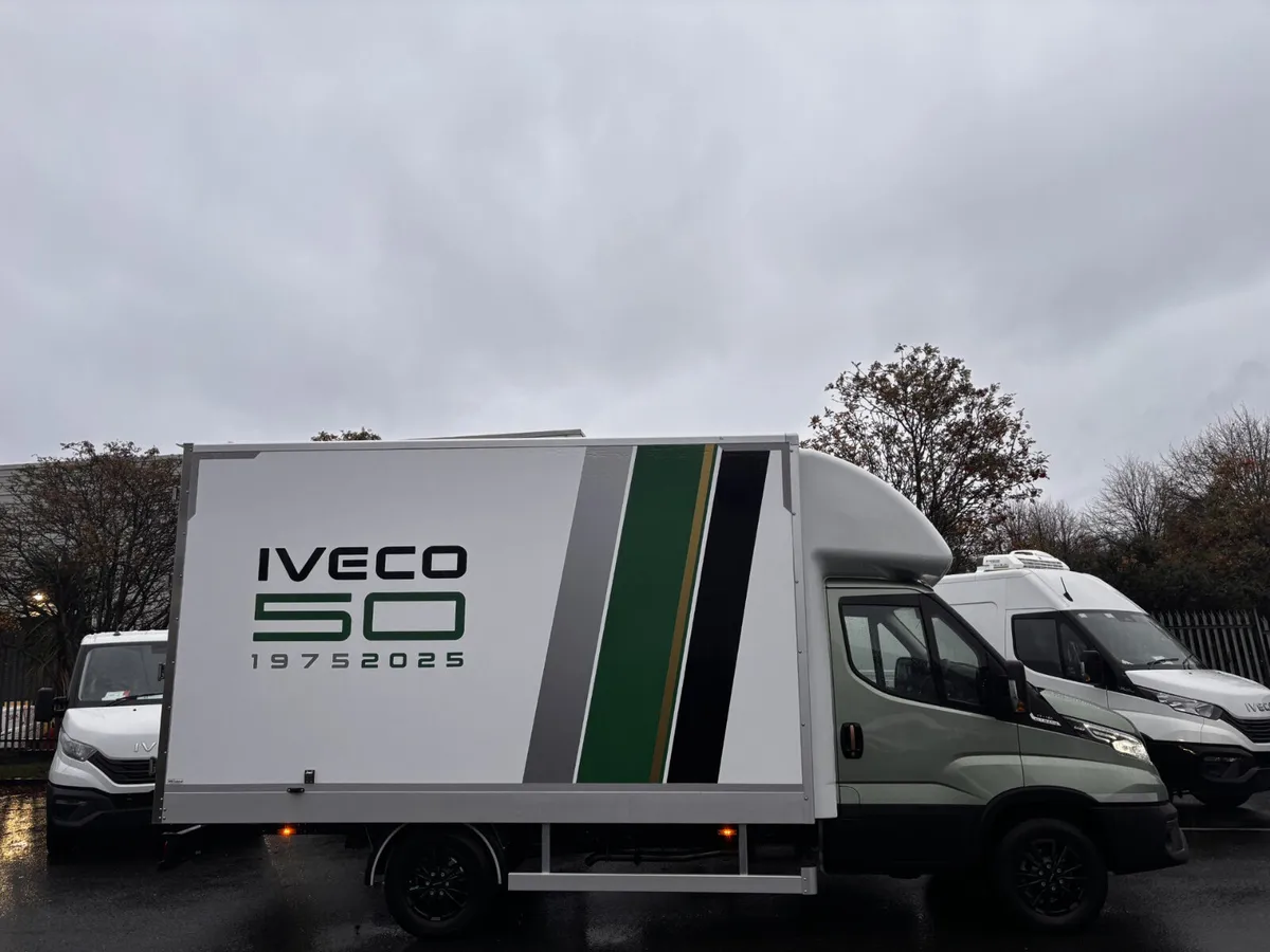 IVECO DAILY BOX BODY 3.0 AUTOMATIC - Image 2