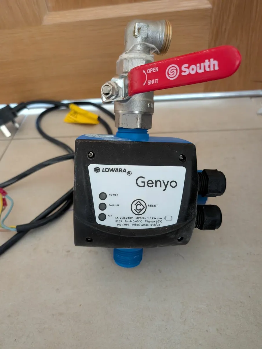 Water Tank and Submersible Pump - Image 3