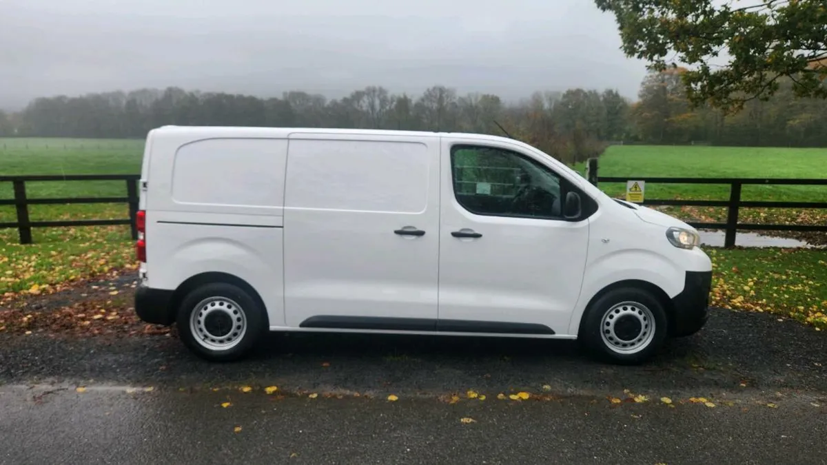 2022 Peugeot Expert Active 1.5HDI - Image 2