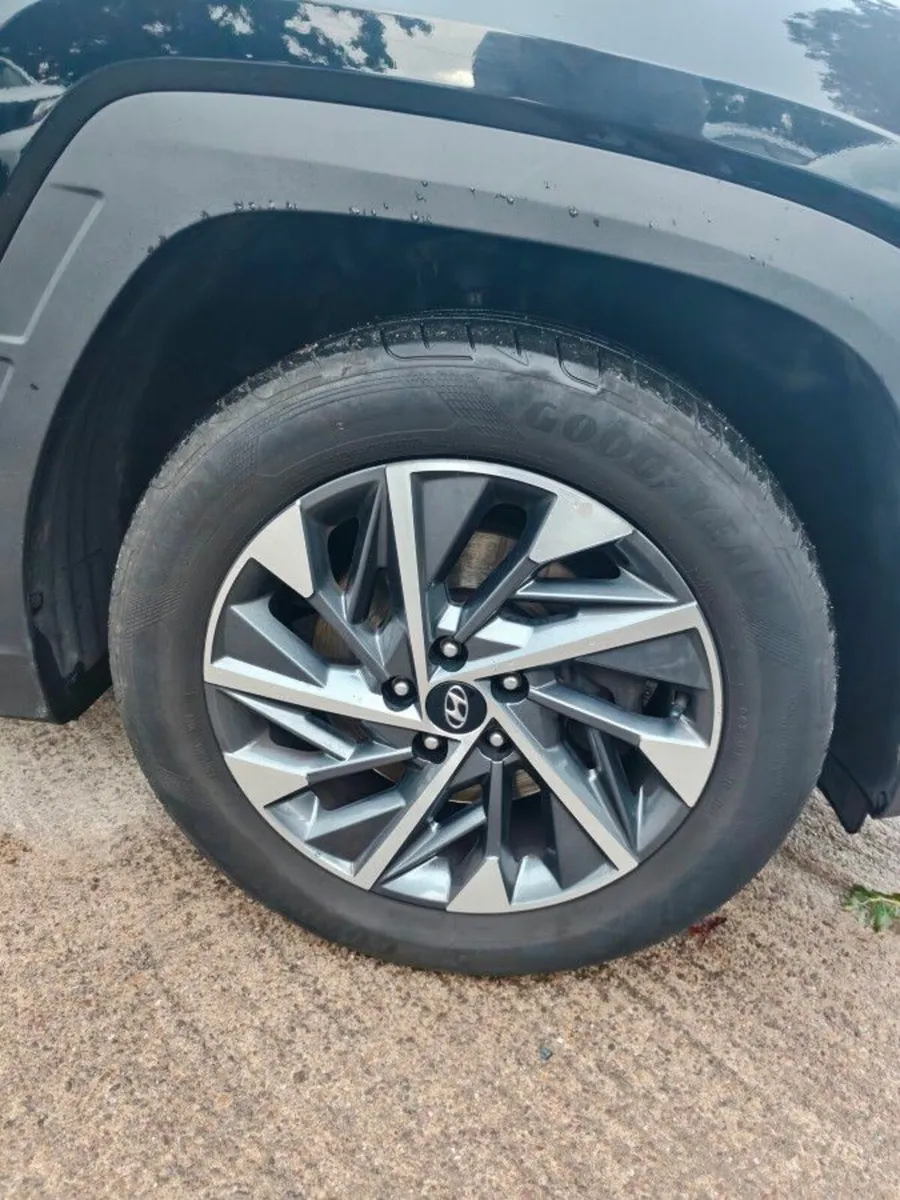 Hyundai Tucson 2WD Executive Plus - Image 3