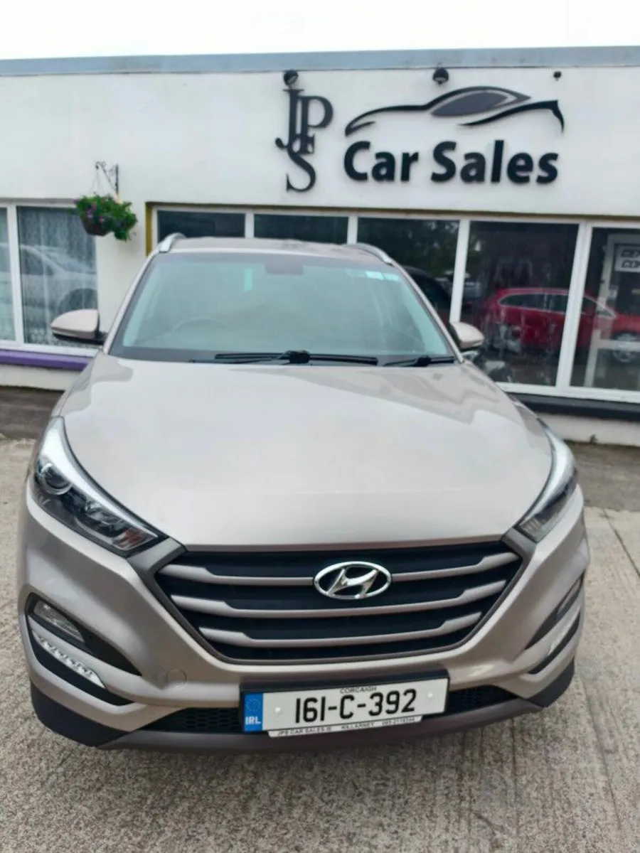 Hyundai Tucson 1.7 D Executive - Image 2