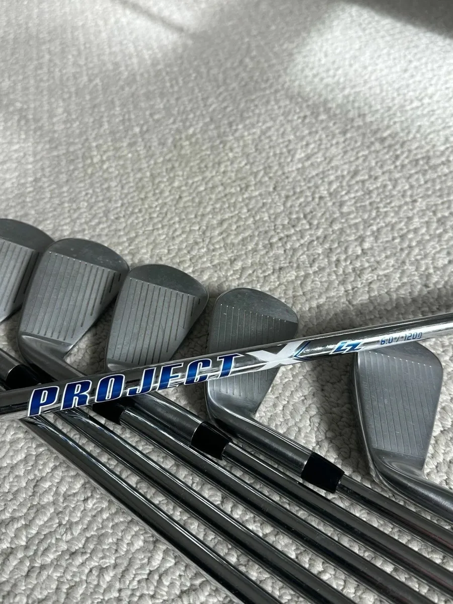 Titleist RH 2023 T150 6-PW & T200 4-5 Project X LZ - Image 3