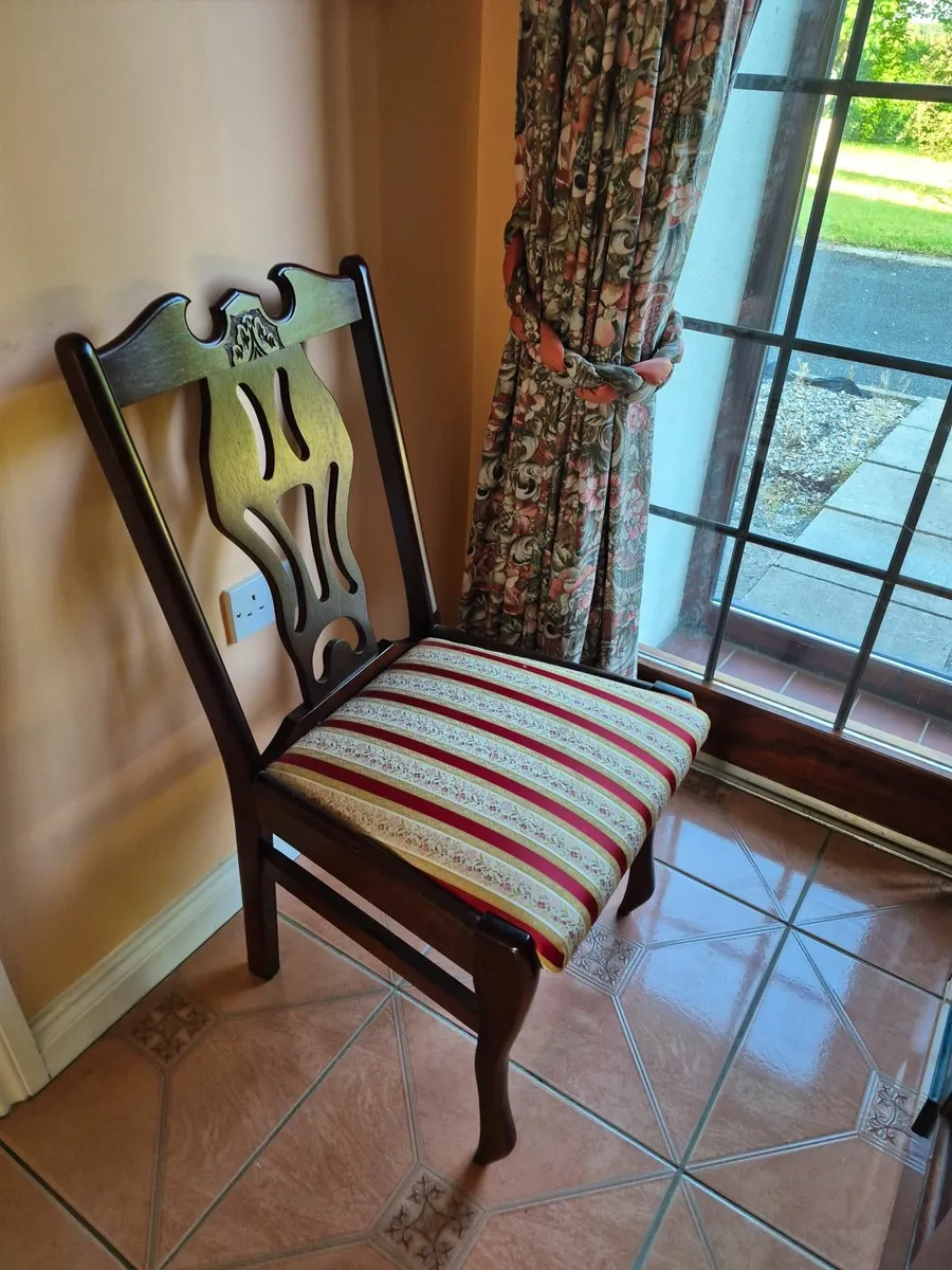 Traditional telephone table and two chairs - Image 2