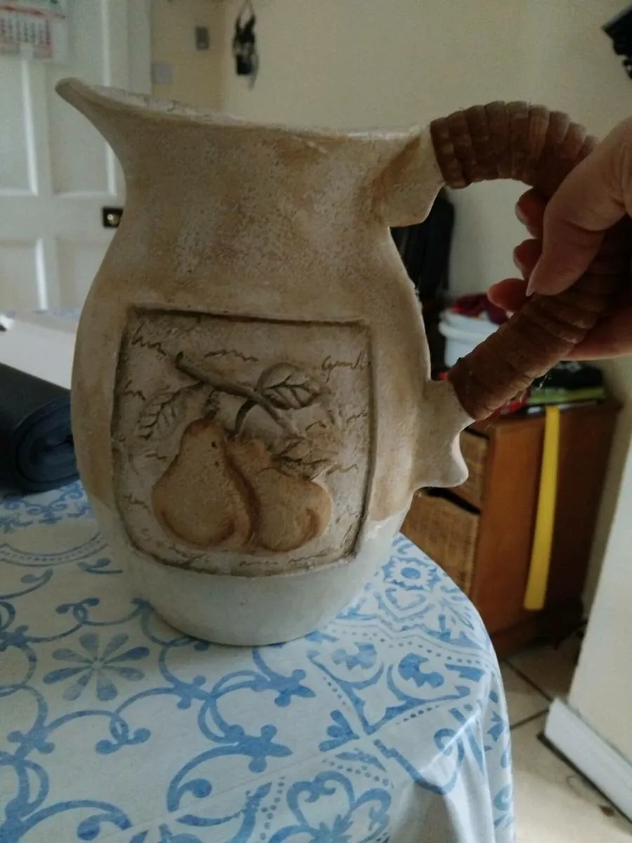 House clear out  jugs - Image 2