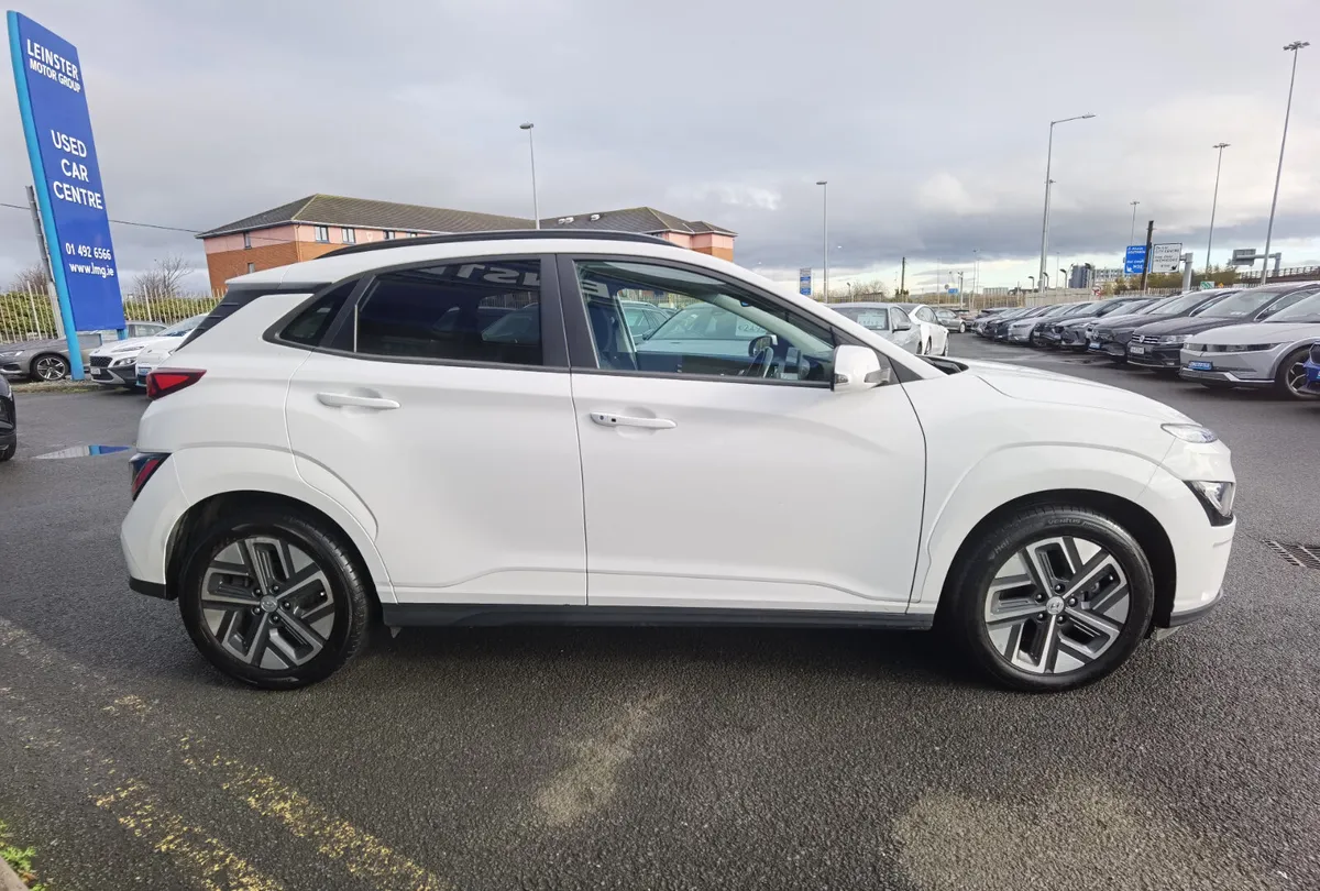 HYUNDAI KONA 64KWH PREMIUM - Image 4