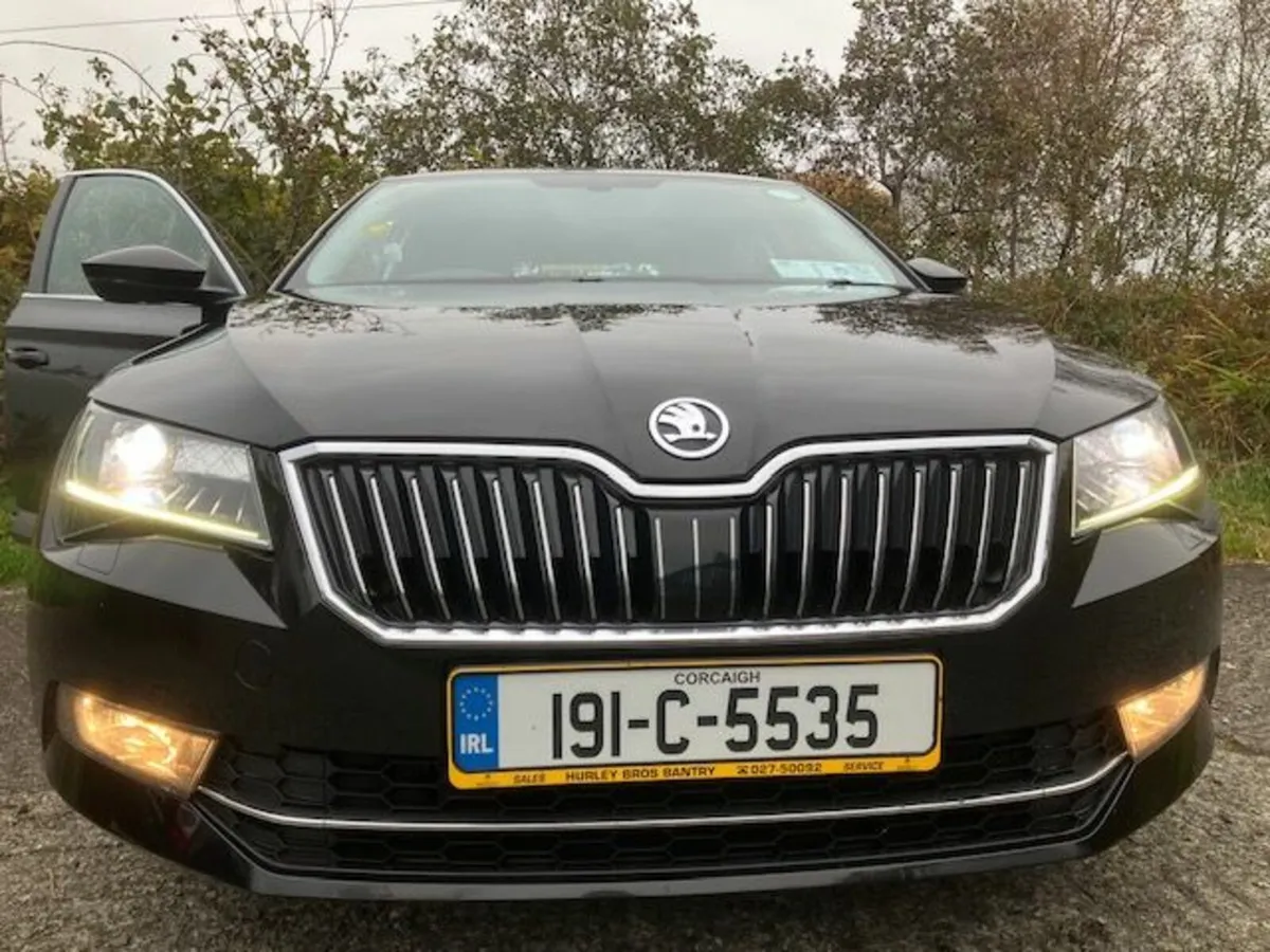Skoda Superb 2019 - Image 1