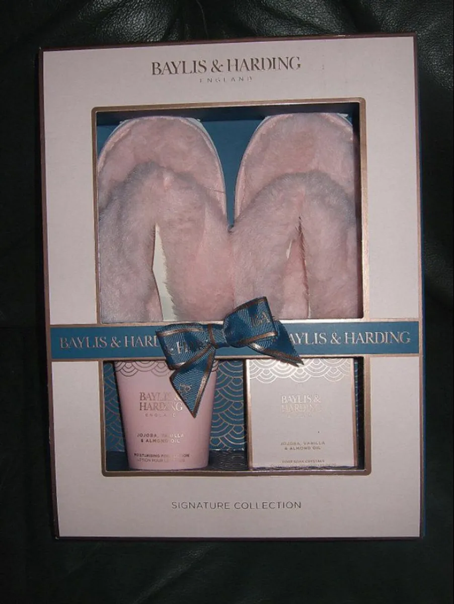 Luxury Slipper Gift Set - Image 3