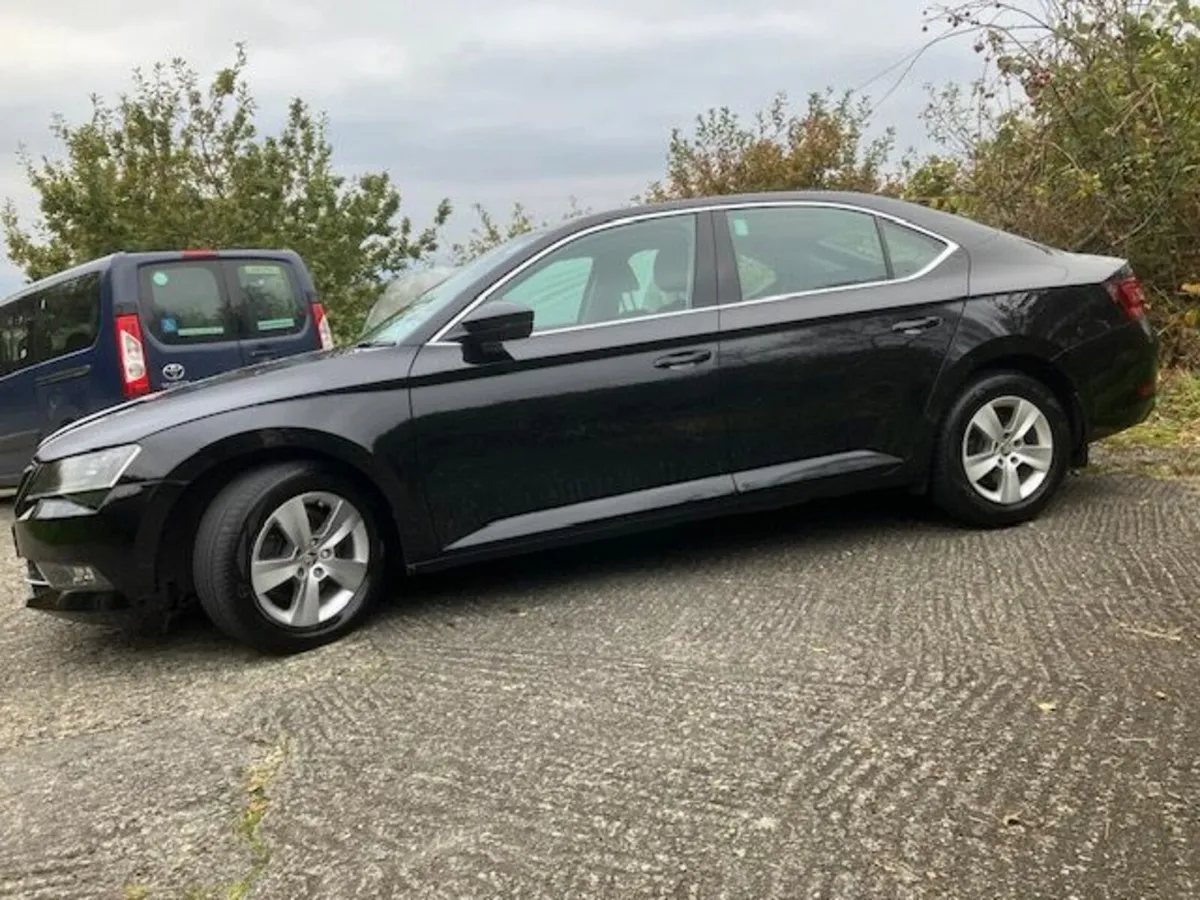 Skoda Superb 2019 - Image 4