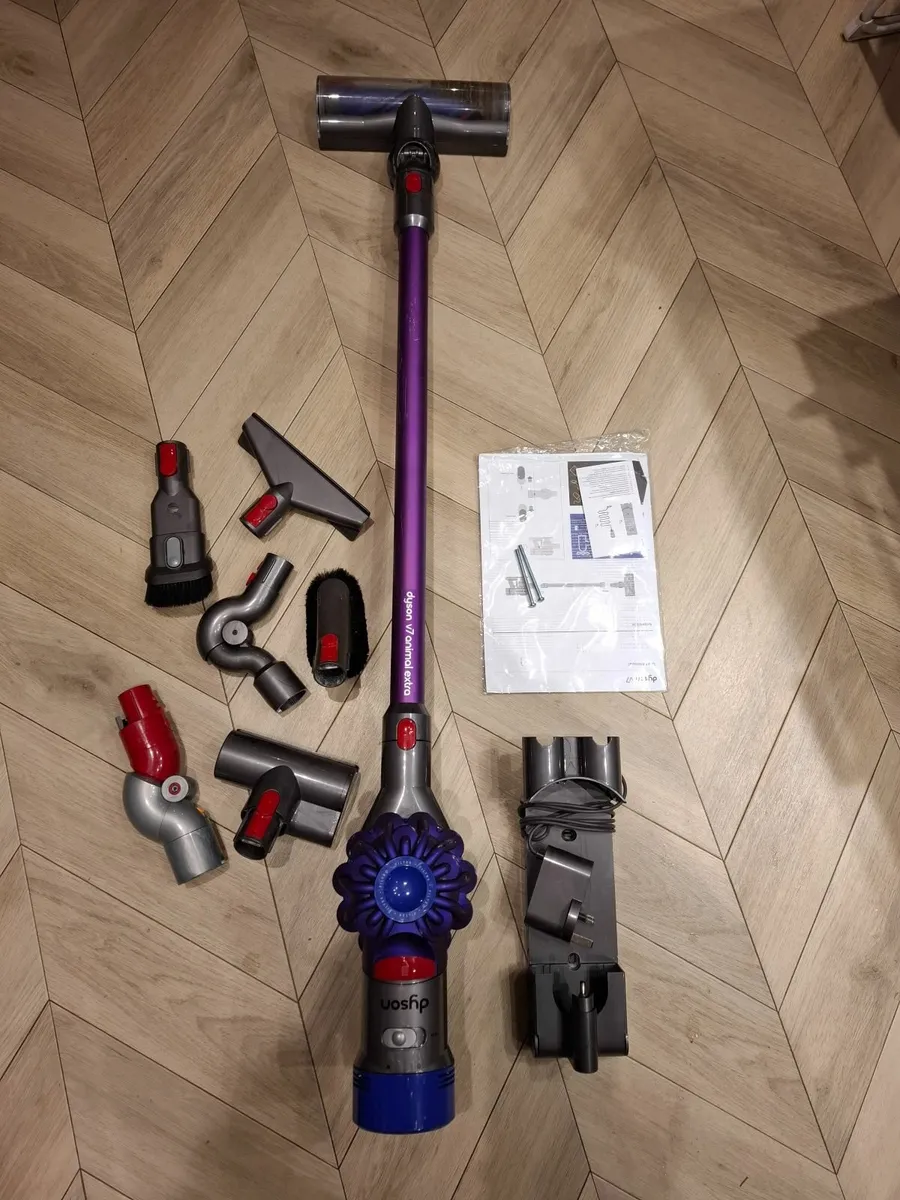 Dyson v7 animal extra cordless hoover - Image 1