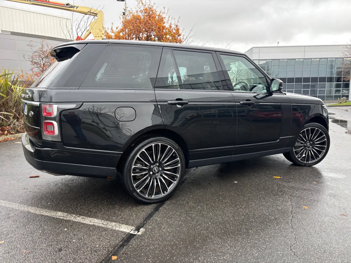 2020 Range Rover Vogue 2.0 Petrol Hybrid Edition - Image 4