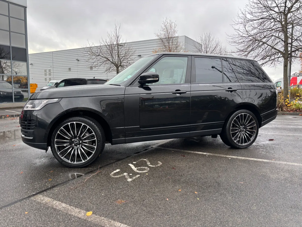 2020 Range Rover Vogue 2.0 Petrol Hybrid Edition - Image 2