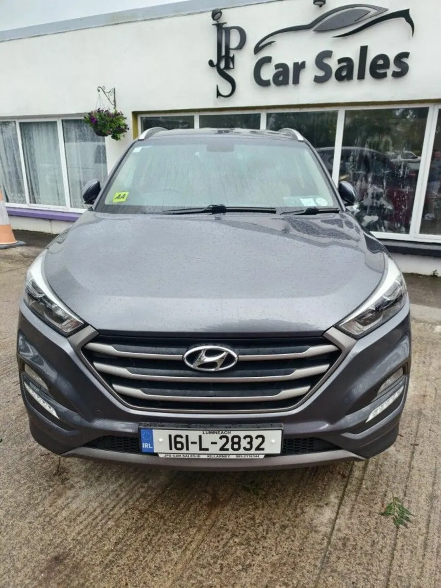 Hyundai Tucson 1.7 D Executive - Image 2
