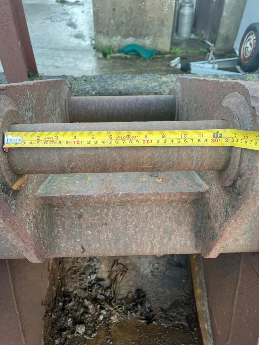 20T Digging Bucket 750mm 80mm Pins - Image 3