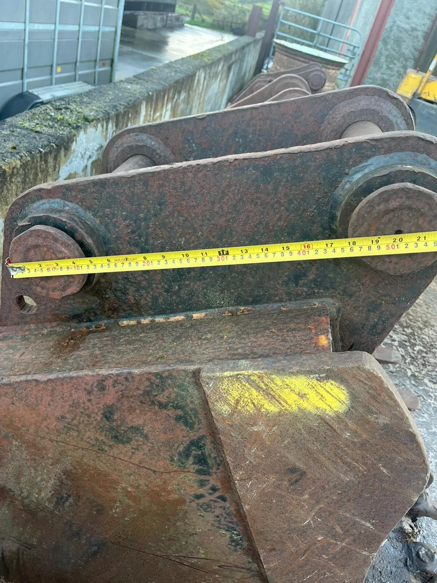 20T Digging Bucket 750mm 80mm Pins - Image 4