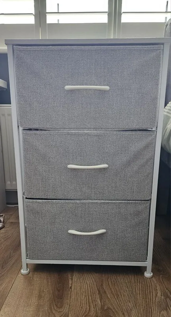 Day Bed plus lots more, full room! - Image 4