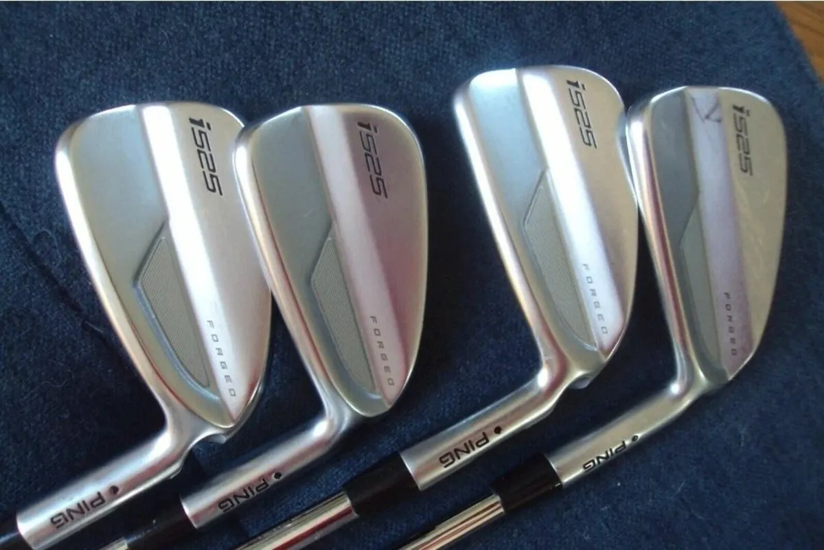 TaylorMade Stealth HD Irons 6-PW Senior A Flex - Image 1