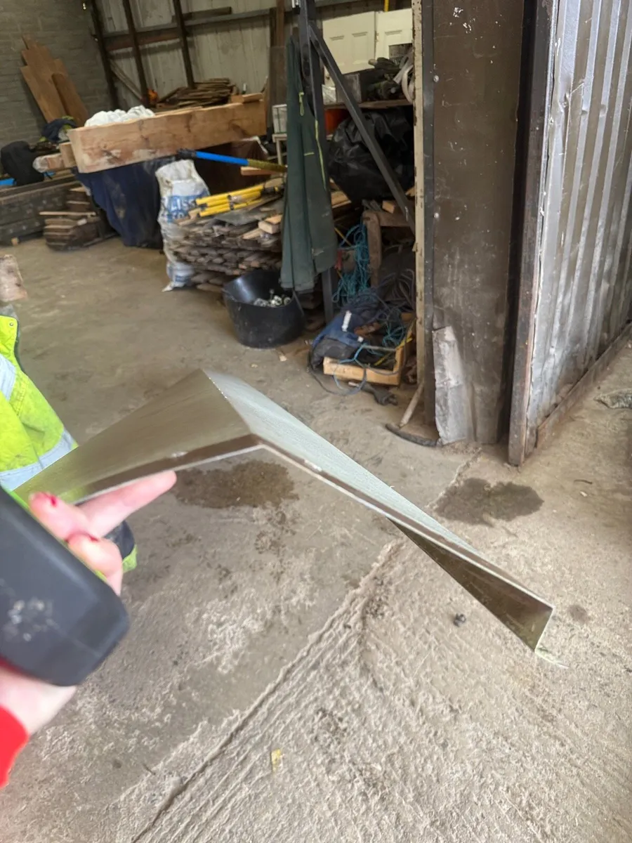 Flashing & Ridge 2nd hand 3m lengths - Image 3