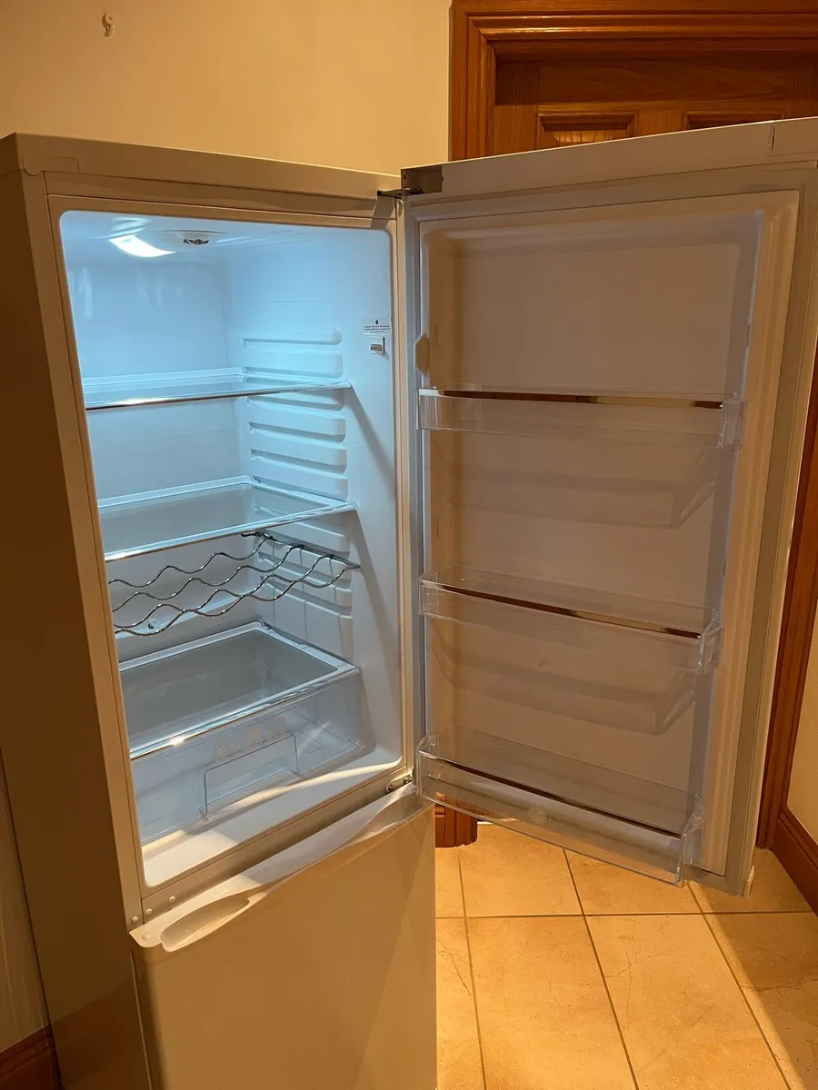 Fridge freezer - Image 2