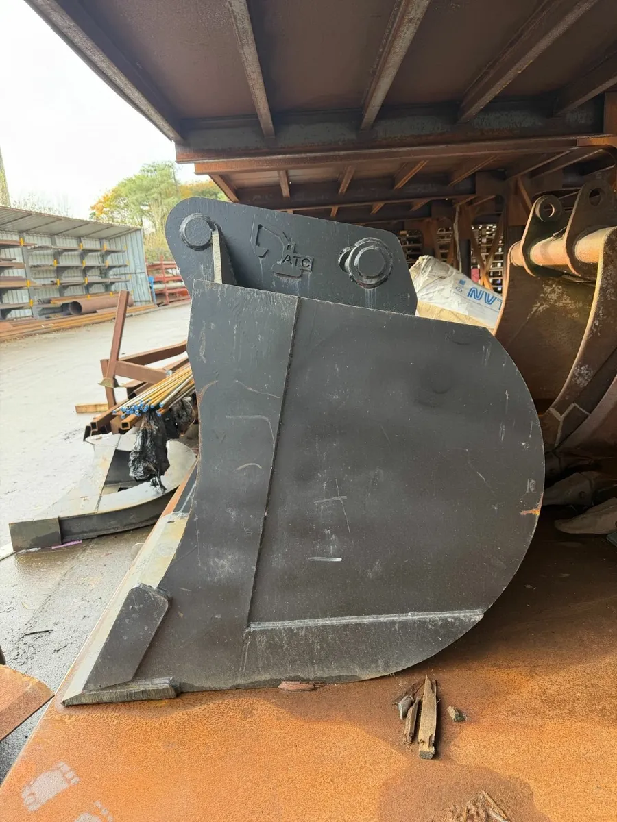 12T 1m Gummy Bucket - Image 3