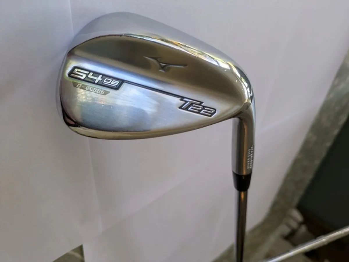 Mizuno Wedge - Image 1