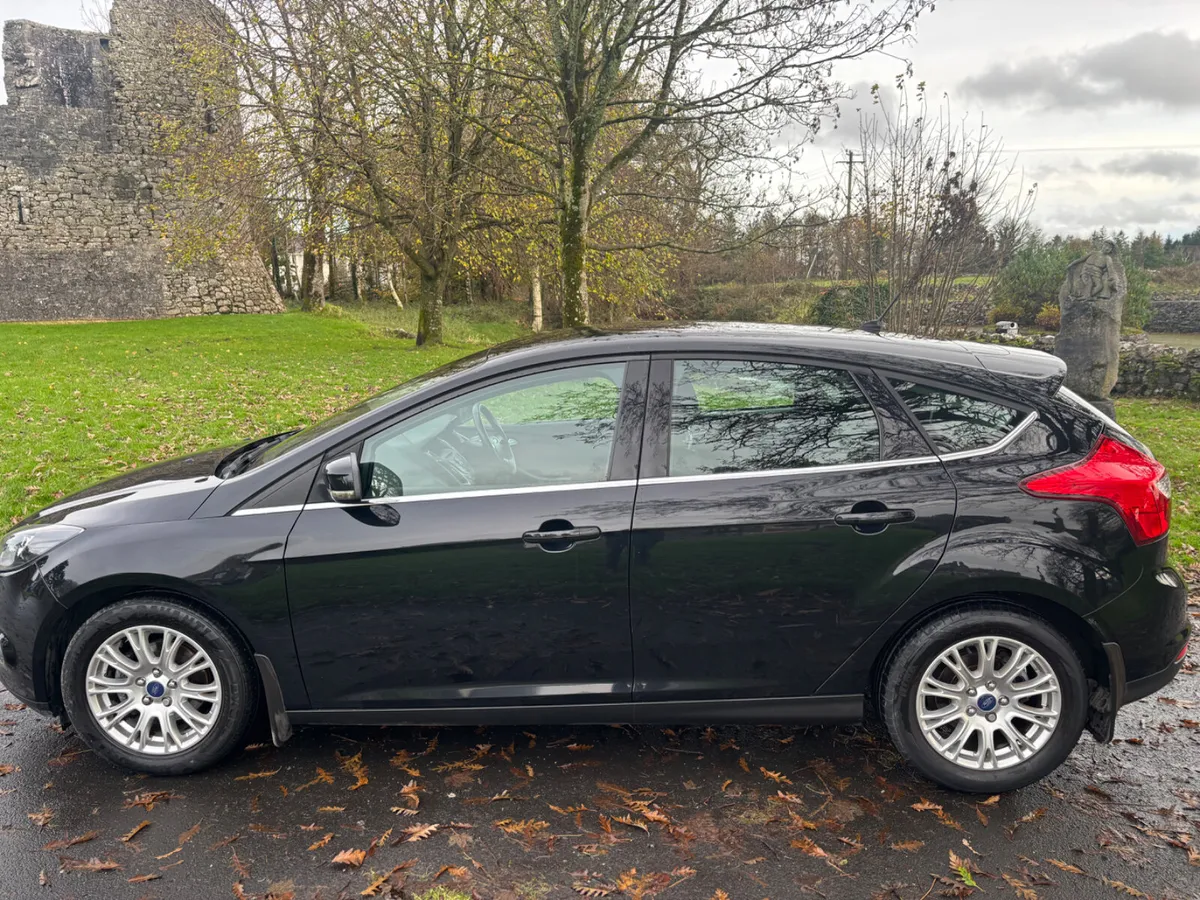 Ford Focus 2014 5dr Titanium - Low Mileage - Image 2