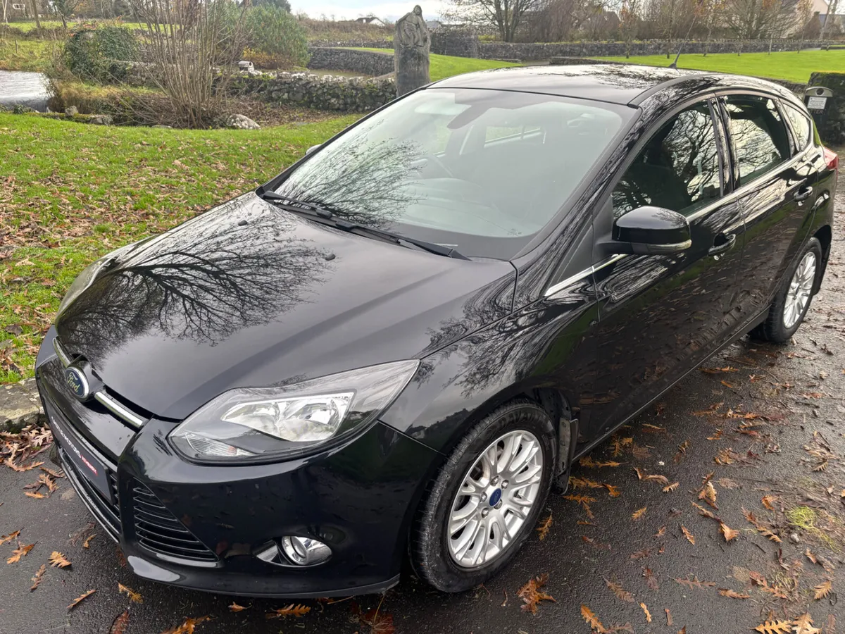 Ford Focus 2014 5dr Titanium - Low Mileage - Image 3