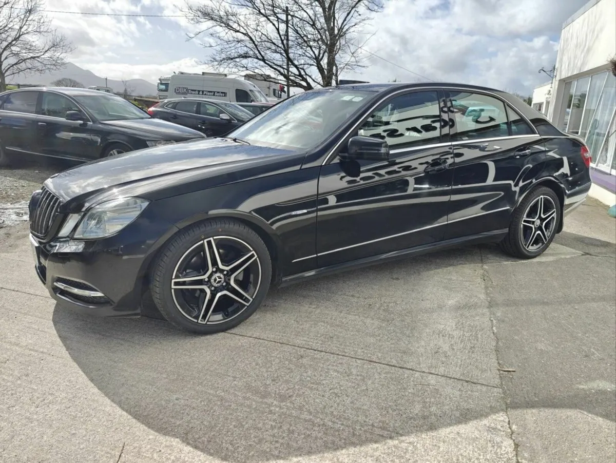 Mercedes-Benz E-Class E200CDI  Avantgarde Auto - Image 3