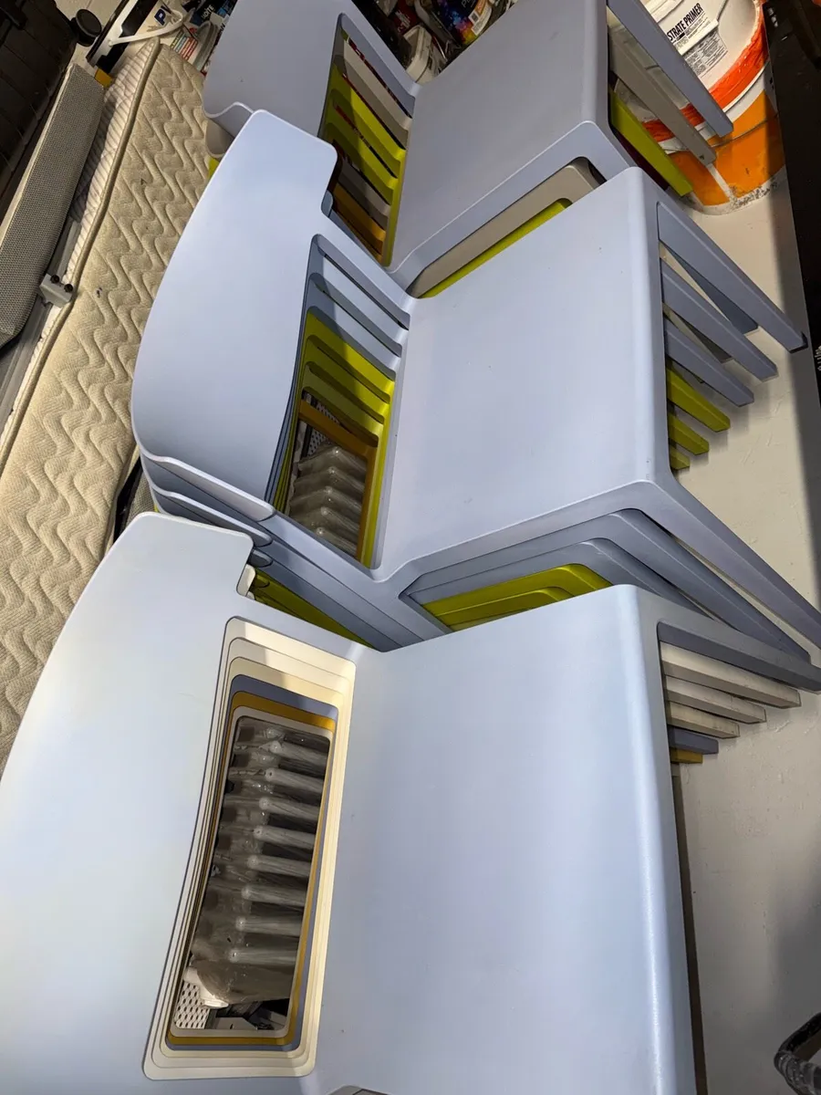 Chair - Plastic - Image 2