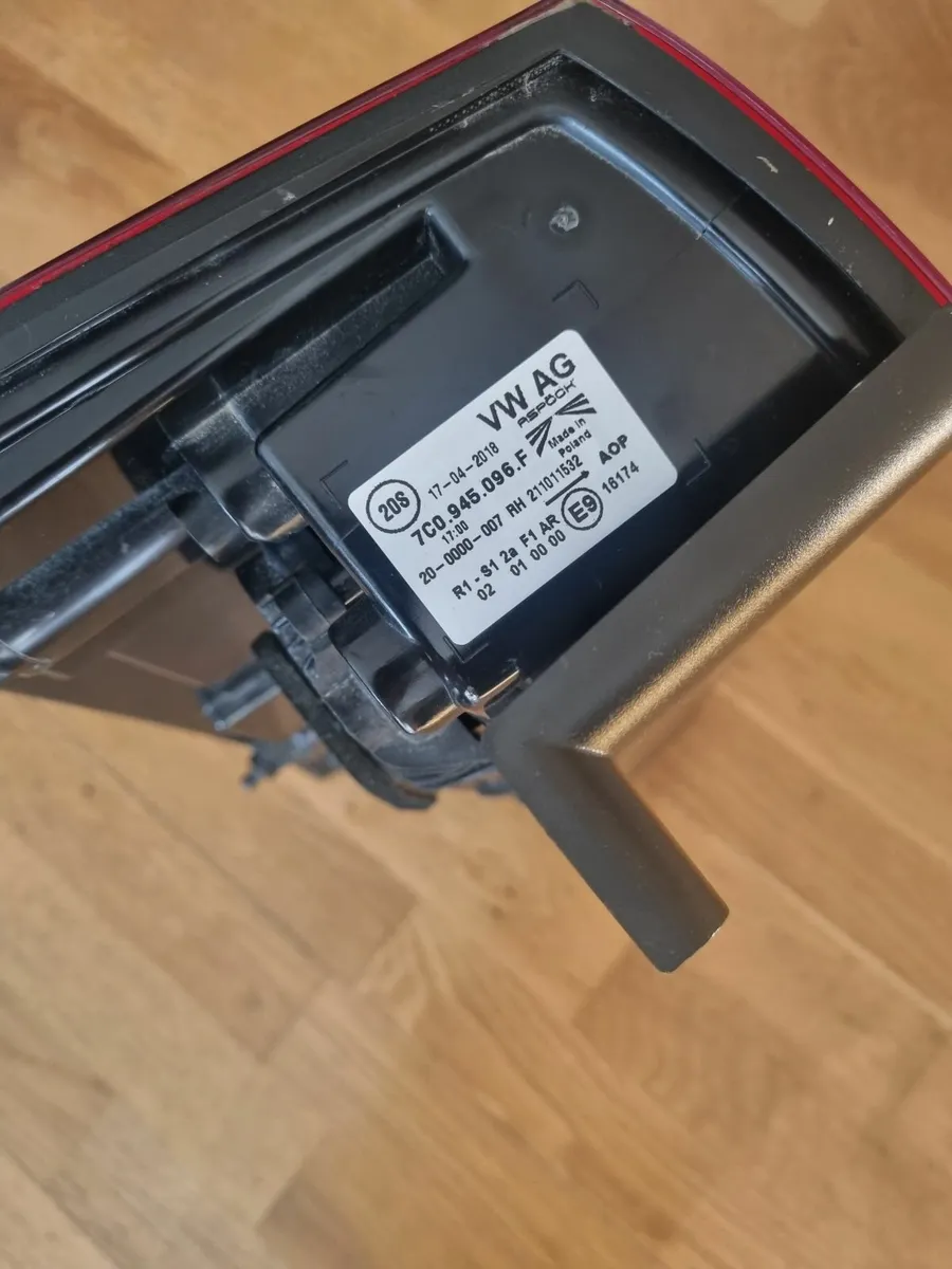 RHS rear light assembly for VW Crafter - Image 2