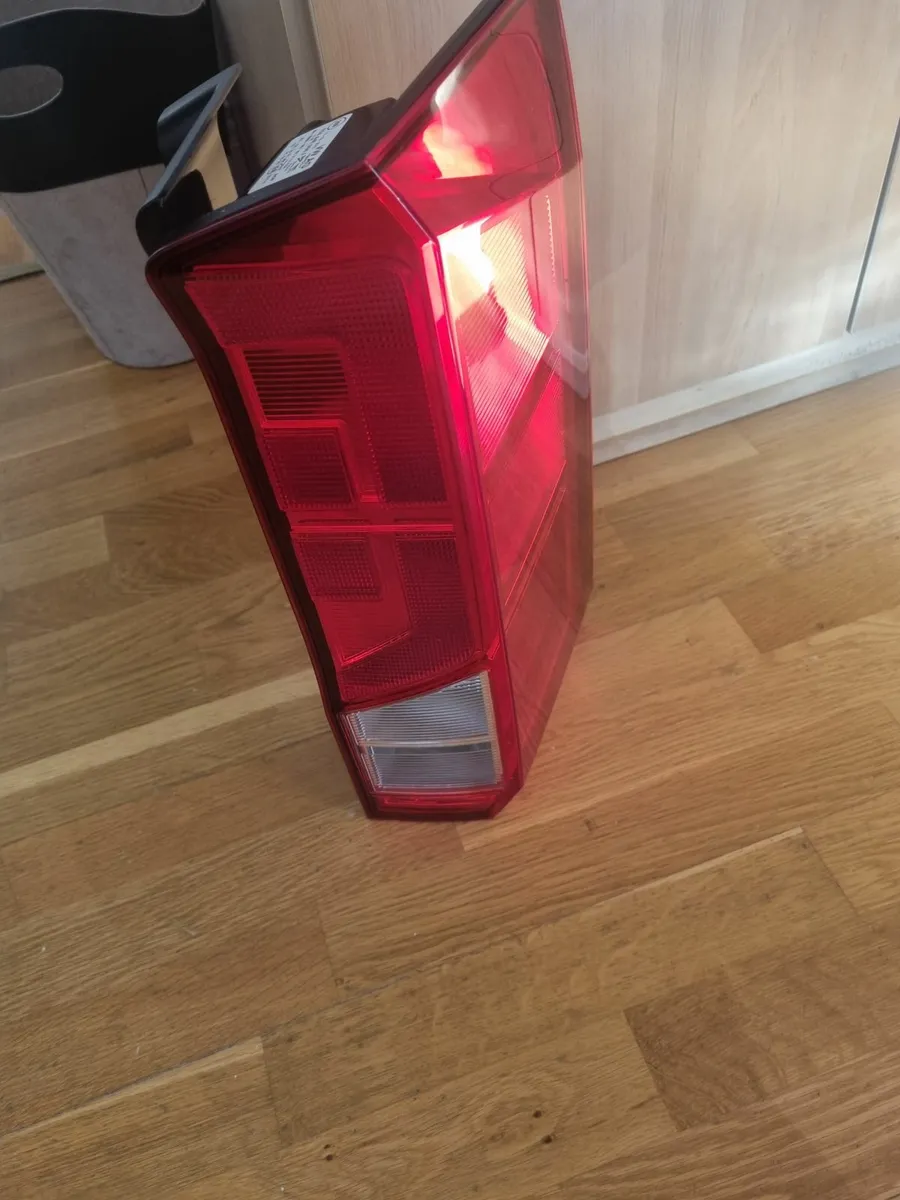 RHS rear light assembly for VW Crafter - Image 4