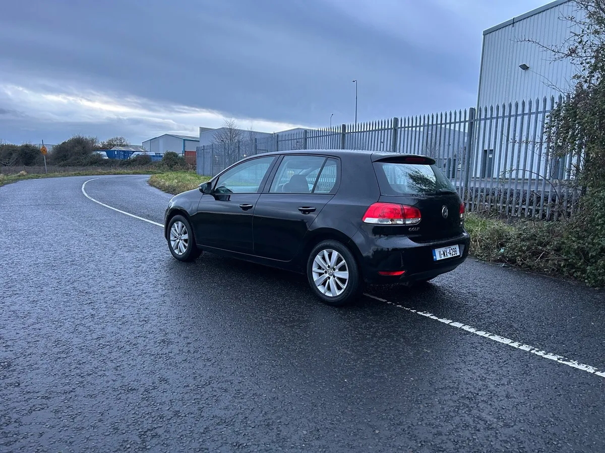 2011 Vw golf 1.6tdi Match model €3999€ - Image 3