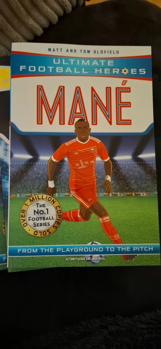 Ultimate Football Heroes Books x 6 - Image 2