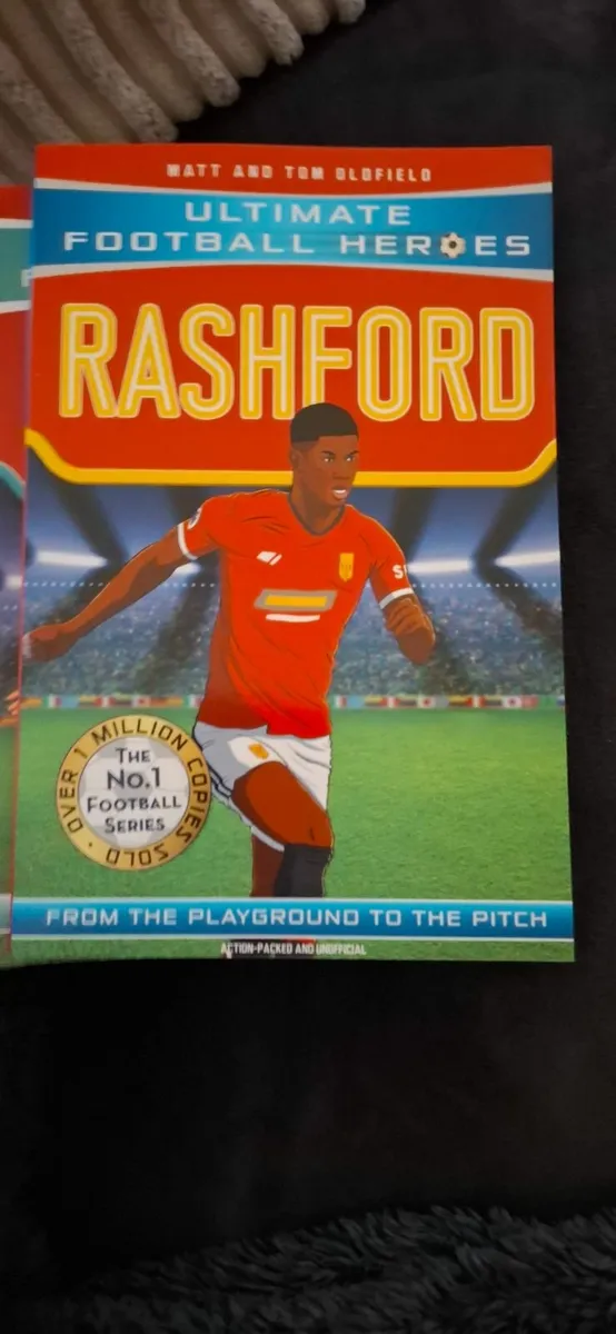 Ultimate Football Heroes Books x 6 - Image 4