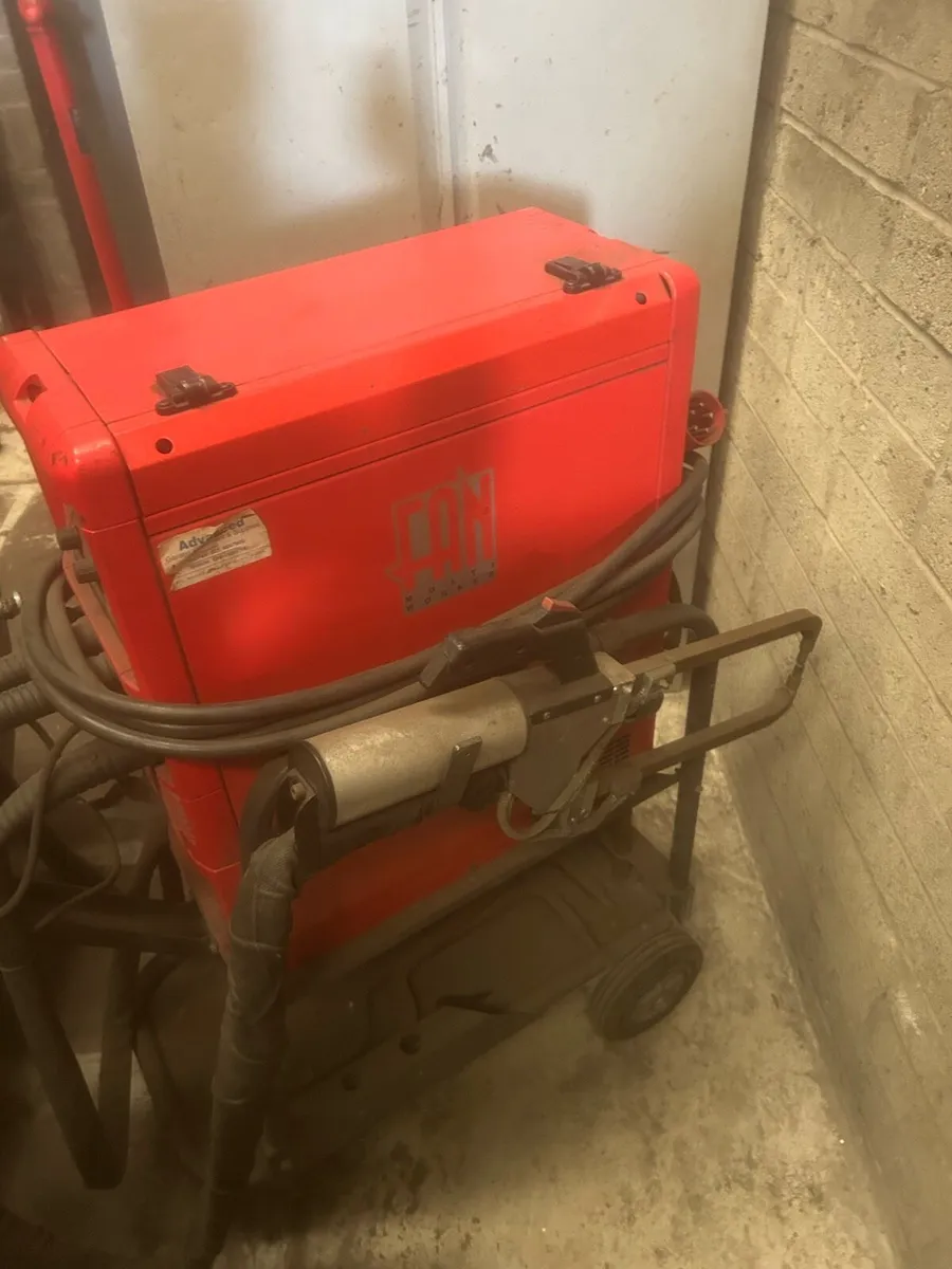 Garage equipment - Image 3