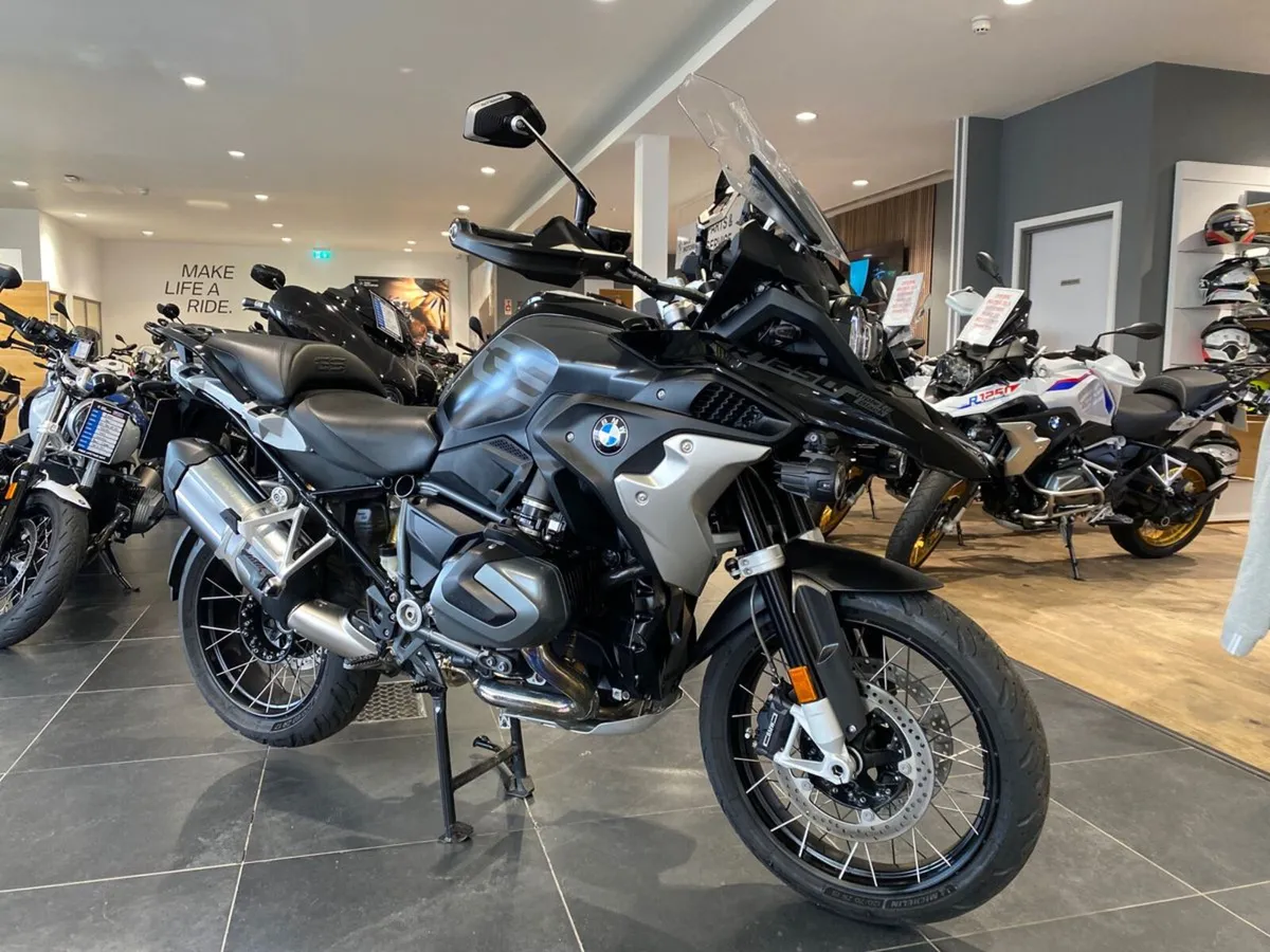 2022 BMW R1250GS TE - Heated Seats & Fog Lights! - Image 3