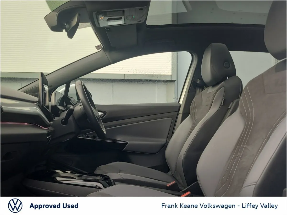 Volkswagen ID.4 77kwh Style 174BHP  panoramic Gla - Image 4
