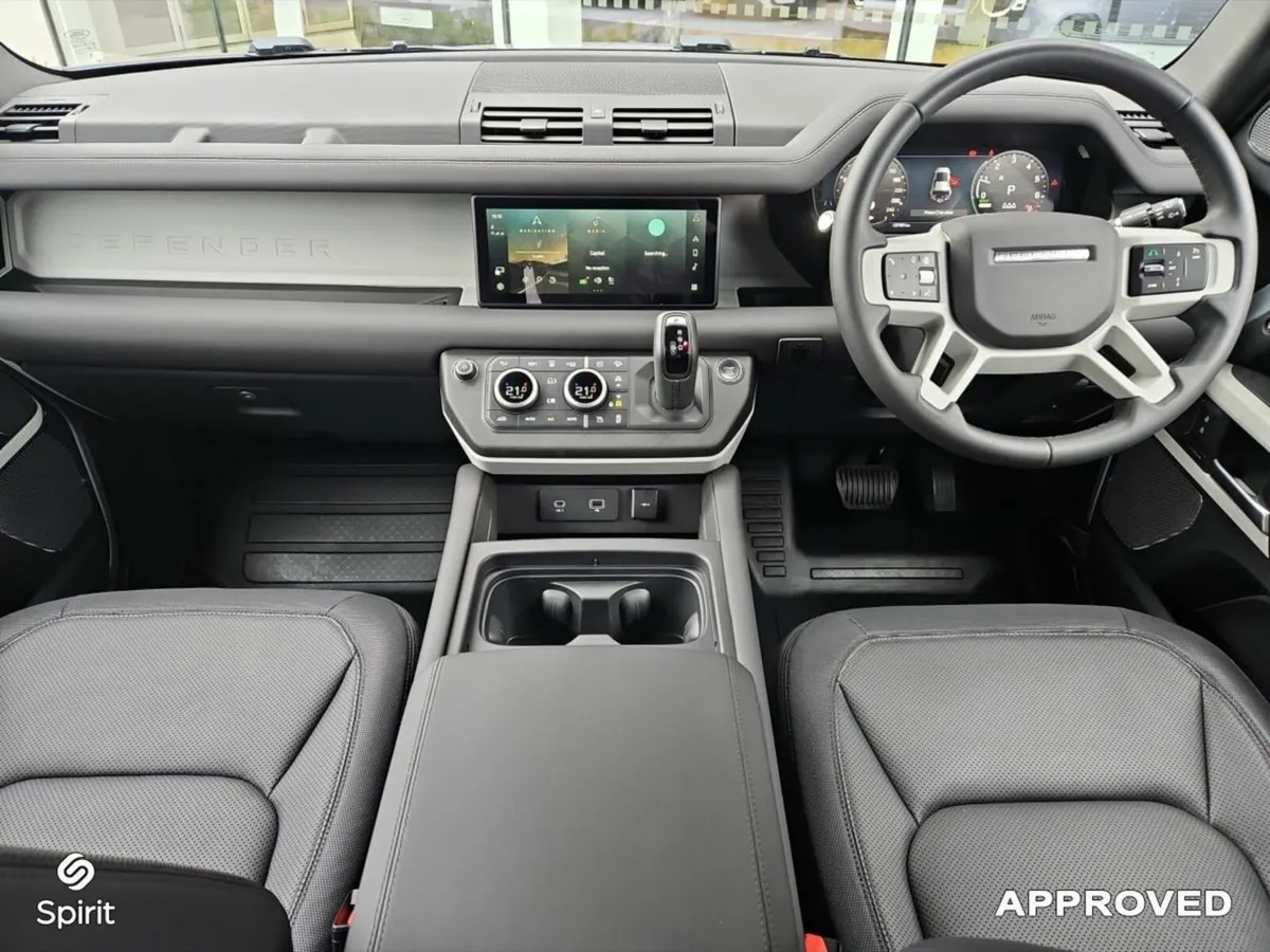 Land Rover Defender 2.0 PHEV X Dynamic S - Image 4