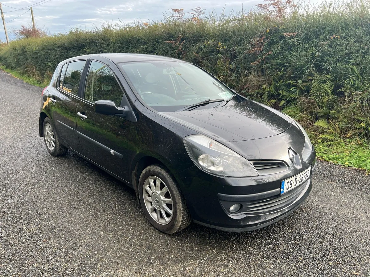 Renault Clio - Image 1