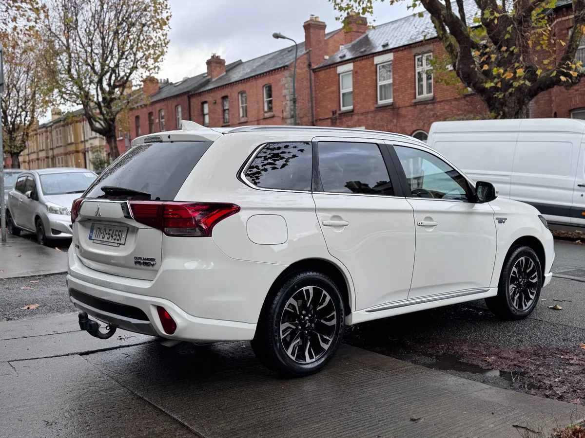 17 Outlander 4WD, 2.0 PHEV, FSH, New NCT, SIMI - Image 3