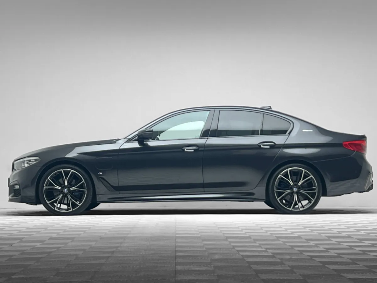 BMW 5-Series 530E M SPORT - Image 4