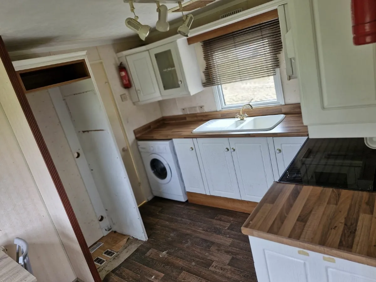 MOBILE HOME 2009 €5000 - Image 3