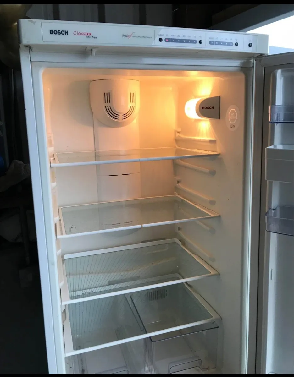 Bosh fridge &freezer - Image 1