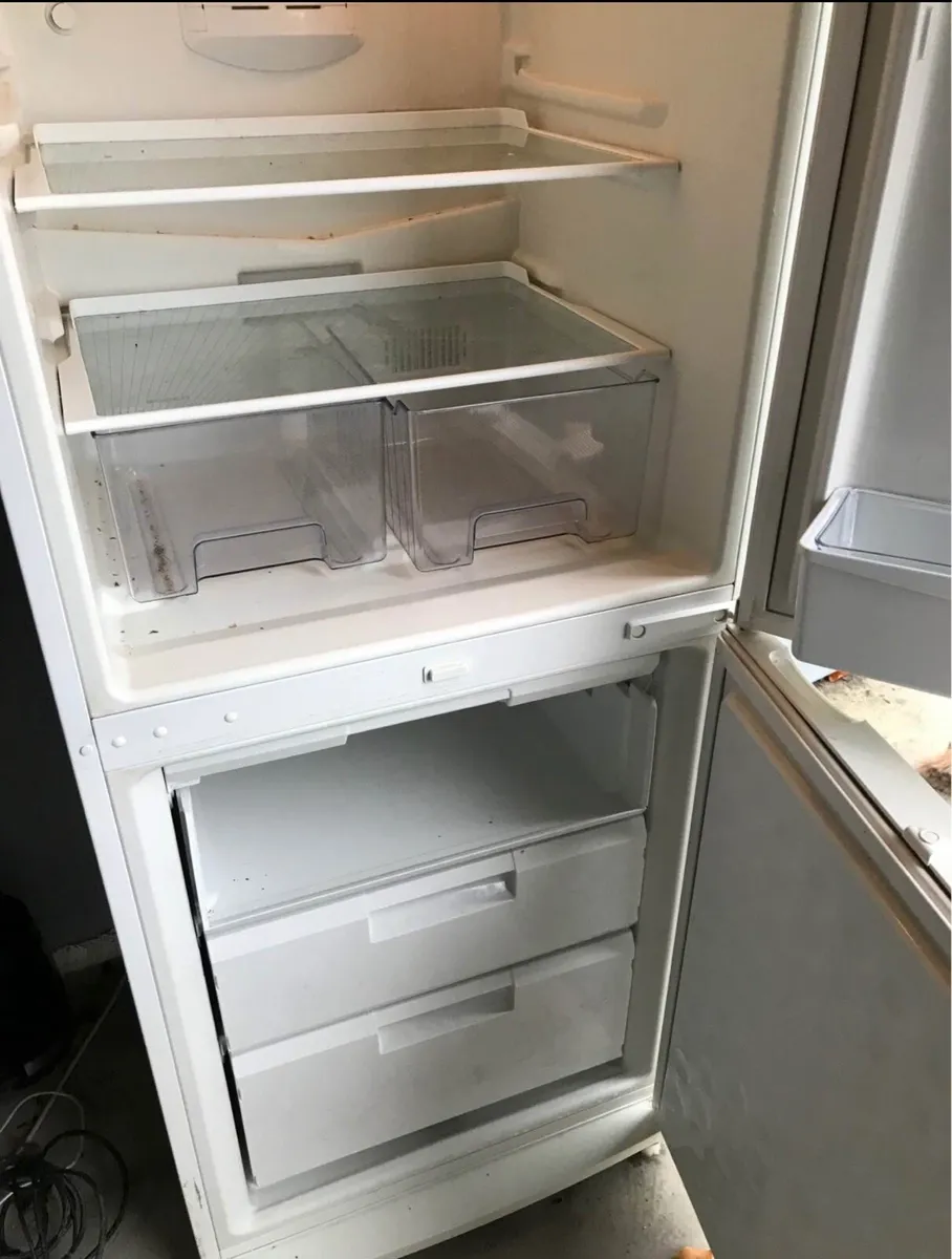 Bosh fridge &freezer - Image 2