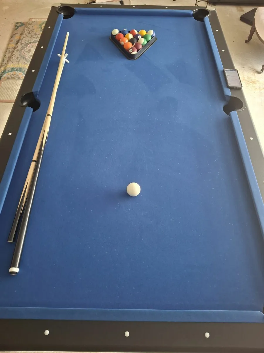 Pool table and accessories - Image 2